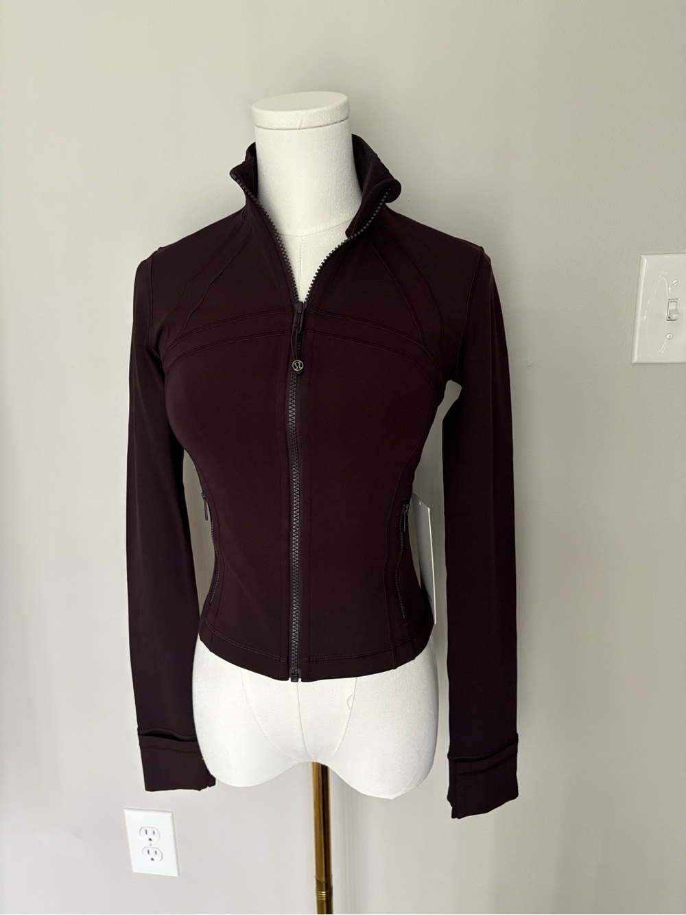 lululemon athletica Women's Sequoia Define Crop Zip-Up Jacket